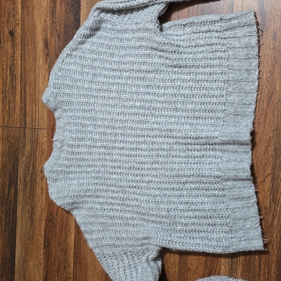 American Eagle Knitted Sweater. Size: Small - Picture 5 of 5